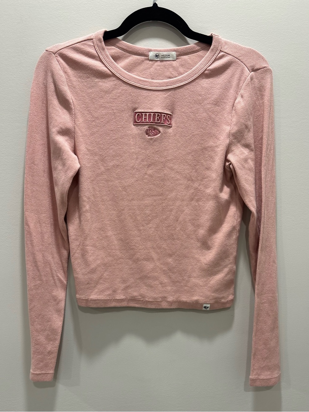 Kansas City Chiefs Pink Ribbed Embroidered Crop Long Sleeve Top M